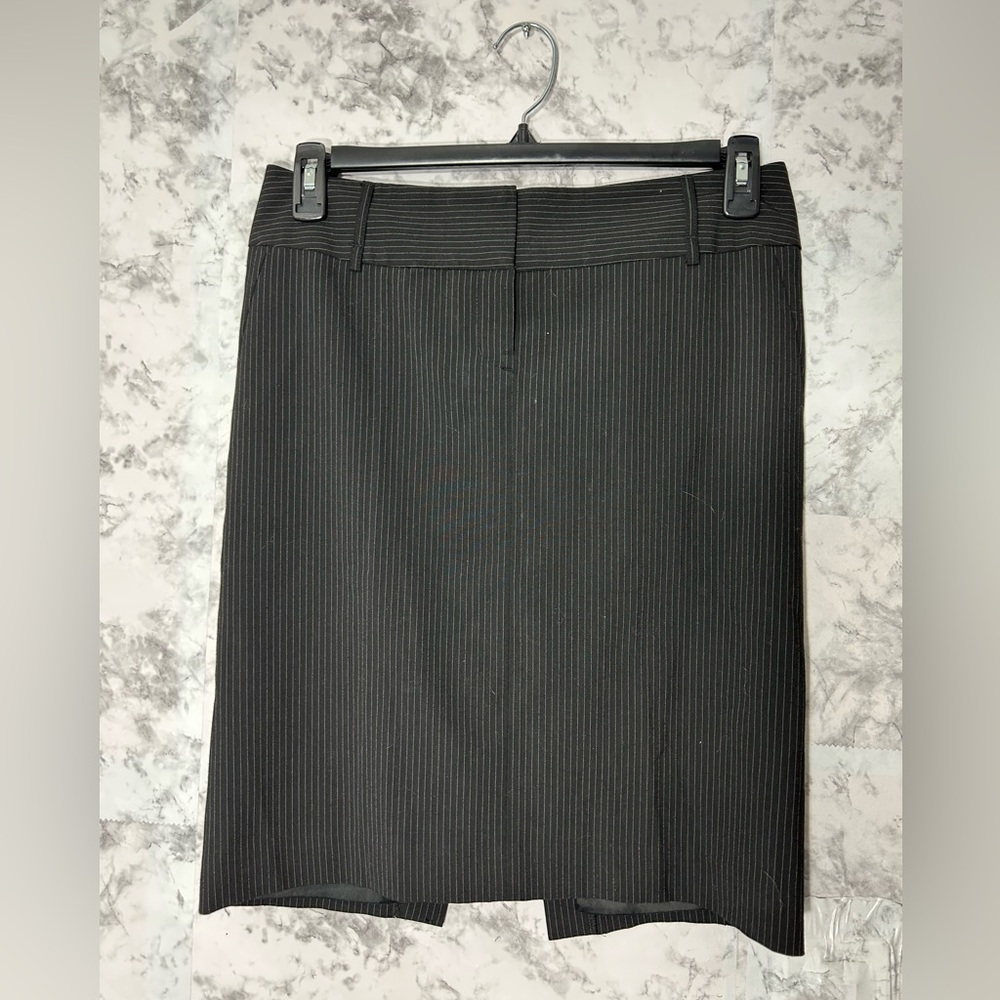 Express Black Striped Pencil Skirt Knee-Length Workwear Sz 6 EUC